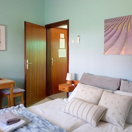 Sobe Zimmer Rooms Zivcic 카를로바츠 외부 사진